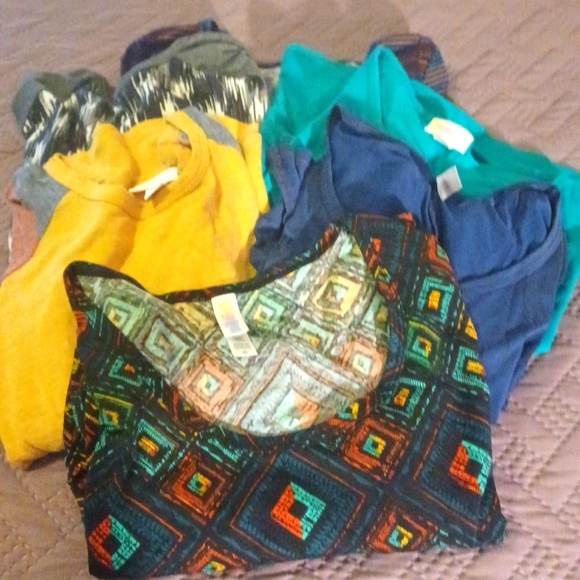 LULAROE WOMAN'S SHIRTS¤ SOLD SOLD